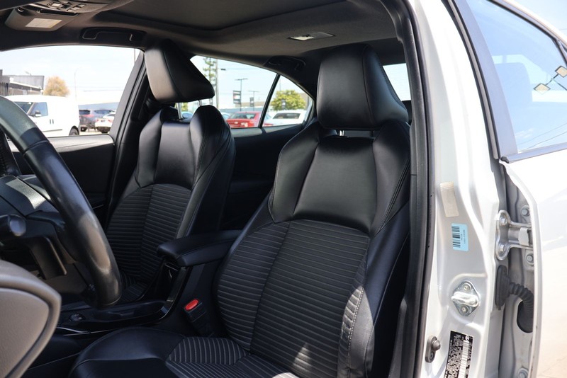 Toyota Corolla Vehicle Full-screen Gallery Image 16