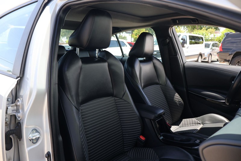 Toyota Corolla Vehicle Full-screen Gallery Image 19
