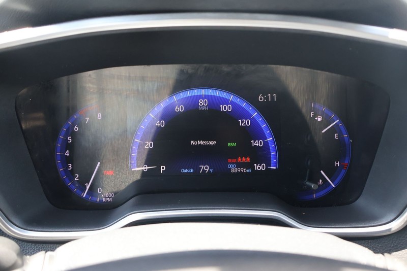 Toyota Corolla Vehicle Full-screen Gallery Image 22