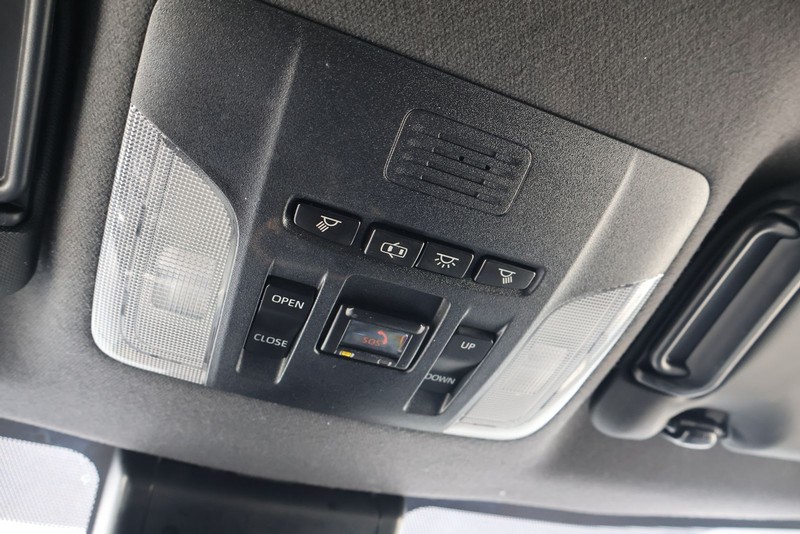Toyota Corolla Vehicle Full-screen Gallery Image 31