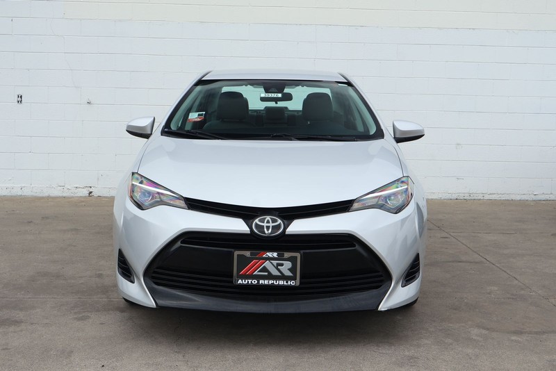 Toyota Corolla Vehicle Full-screen Gallery Image 02