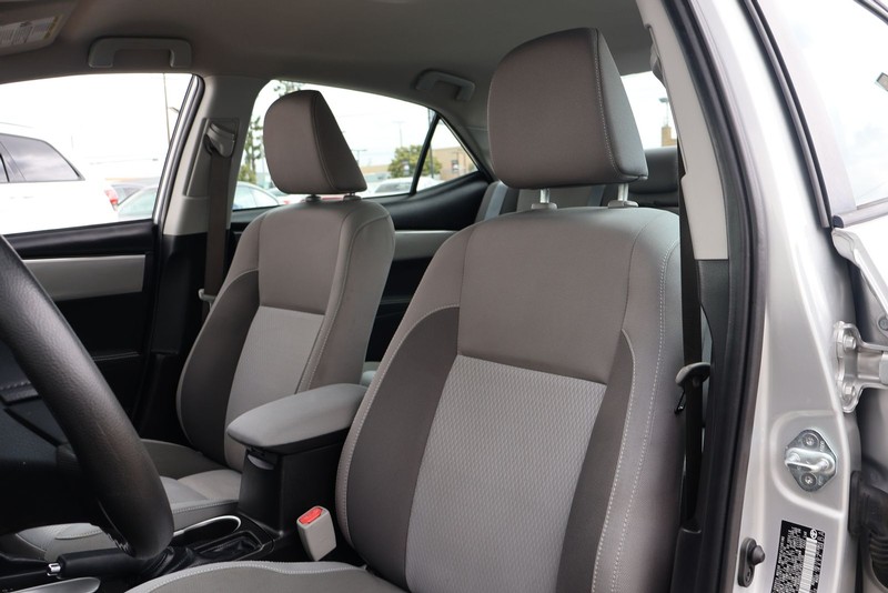 Toyota Corolla Vehicle Full-screen Gallery Image 16