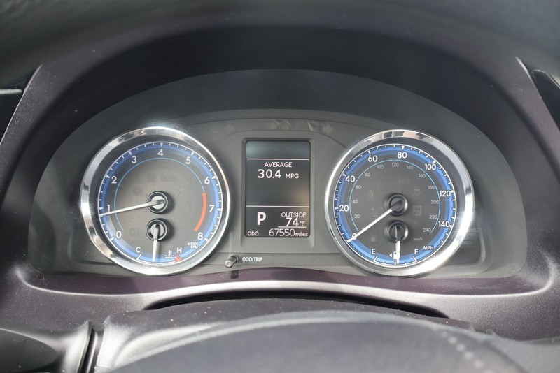 Toyota Corolla Vehicle Full-screen Gallery Image 22