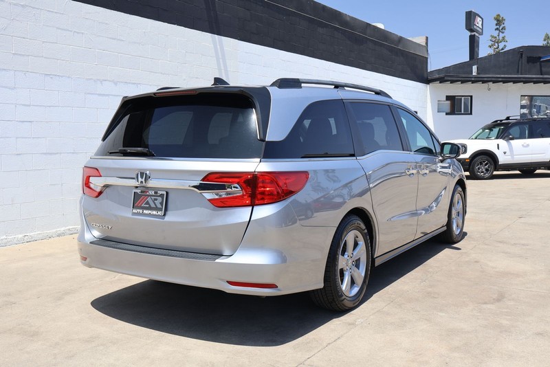 Honda Odyssey Vehicle Full-screen Gallery Image 05