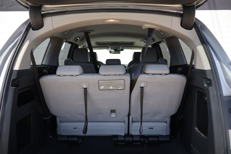 Honda Odyssey Vehicle Full-screen Gallery Image 08
