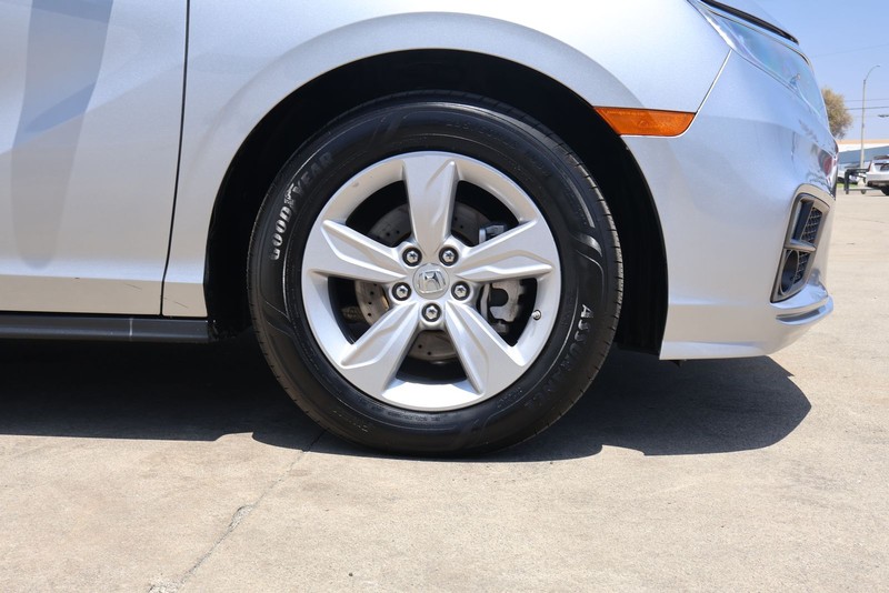 Honda Odyssey Vehicle Full-screen Gallery Image 14