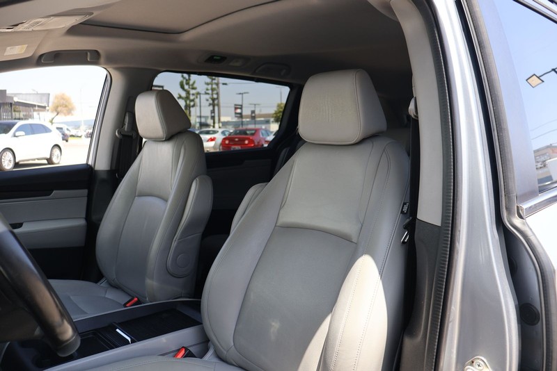 Honda Odyssey Vehicle Full-screen Gallery Image 17