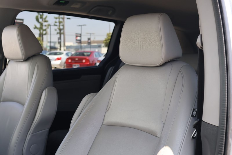 Honda Odyssey Vehicle Full-screen Gallery Image 18