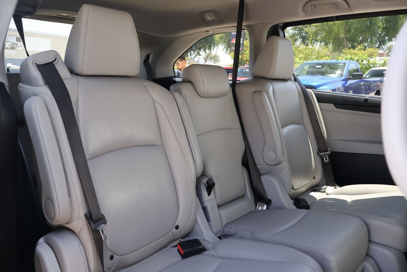 Honda Odyssey Vehicle Full-screen Gallery Image 21