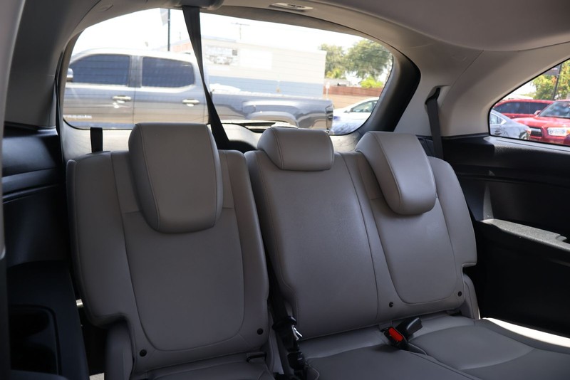 Honda Odyssey Vehicle Full-screen Gallery Image 22