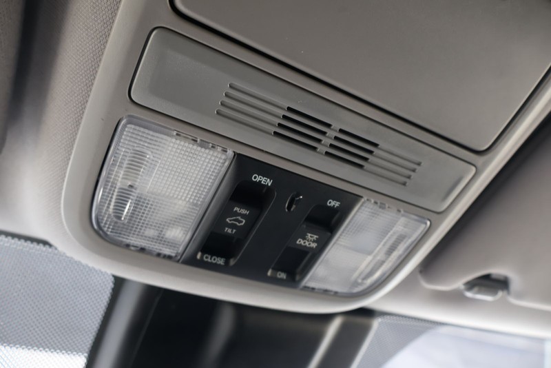 Honda Odyssey Vehicle Full-screen Gallery Image 33