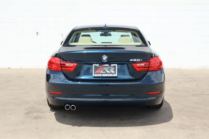 BMW 4 Series Vehicle Full-screen Gallery Image 06
