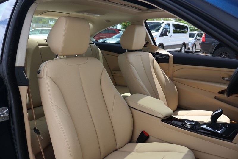 BMW 4 Series Vehicle Full-screen Gallery Image 19