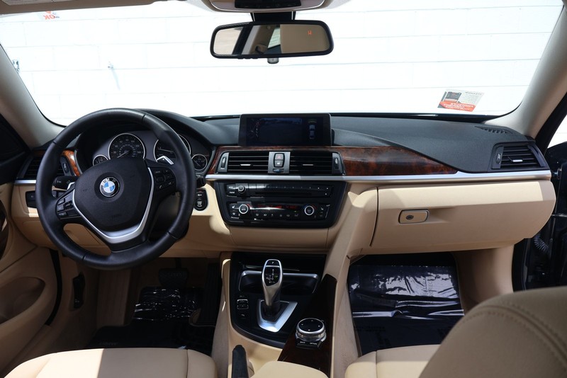 BMW 4 Series Vehicle Full-screen Gallery Image 20