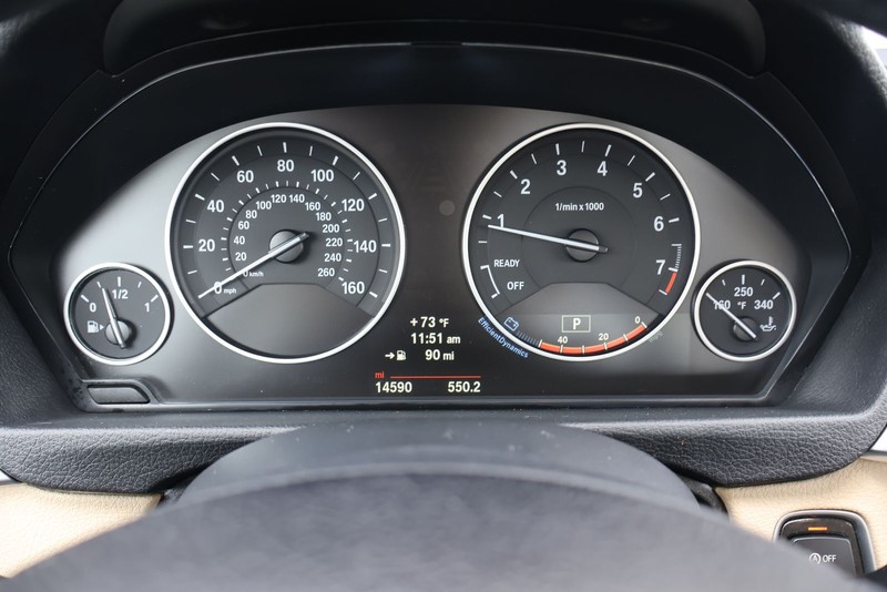 BMW 4 Series Vehicle Full-screen Gallery Image 21