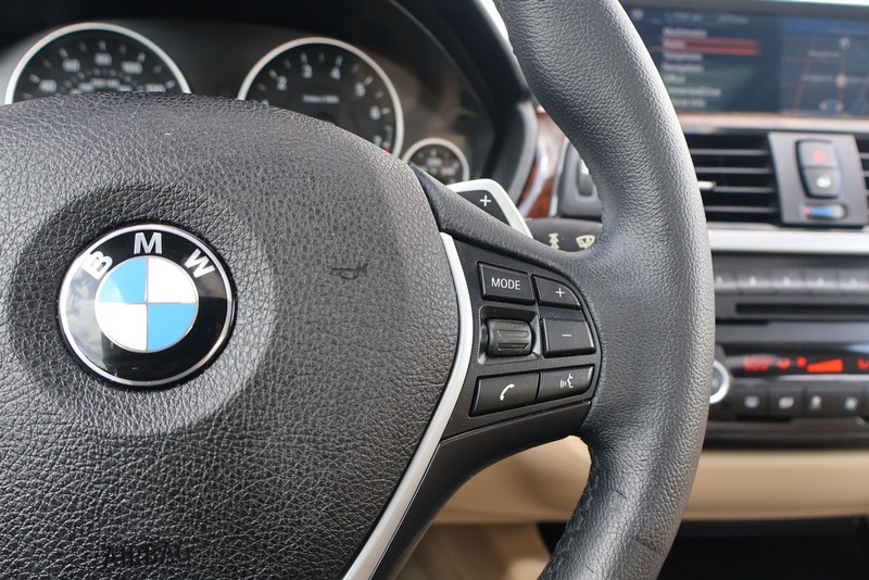BMW 4 Series Vehicle Full-screen Gallery Image 24