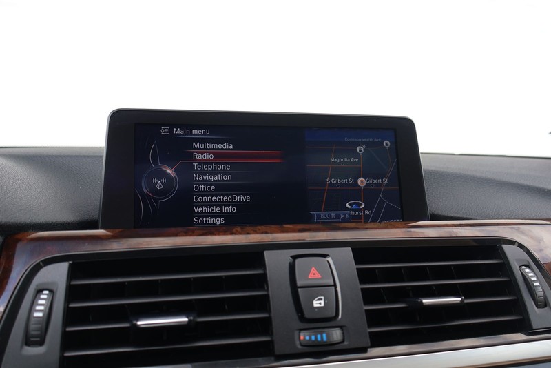 BMW 4 Series Vehicle Full-screen Gallery Image 26