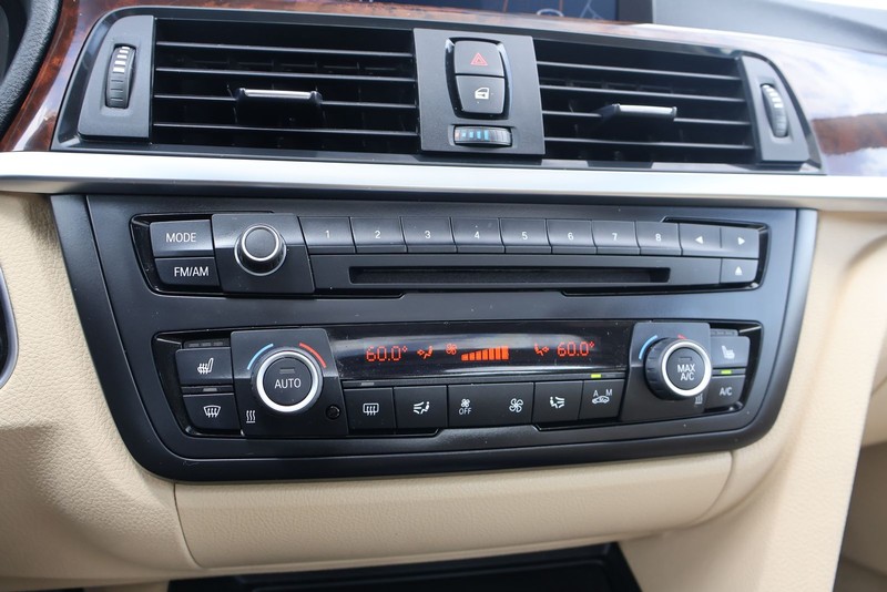 BMW 4 Series Vehicle Full-screen Gallery Image 28