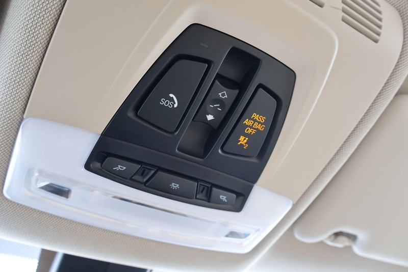 BMW 4 Series Vehicle Full-screen Gallery Image 29