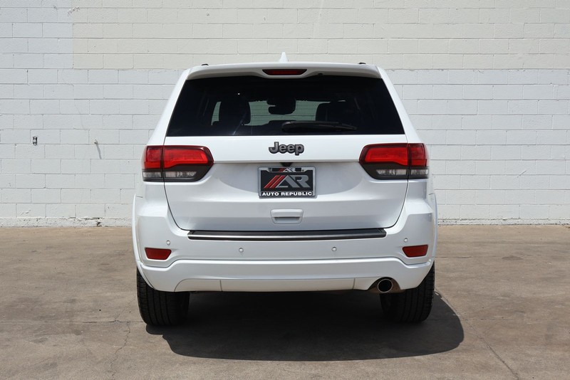 Jeep Grand Cherokee Vehicle Full-screen Gallery Image 06