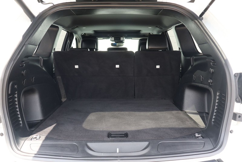 Jeep Grand Cherokee Vehicle Full-screen Gallery Image 08