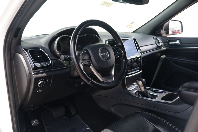 Jeep Grand Cherokee Vehicle Full-screen Gallery Image 16