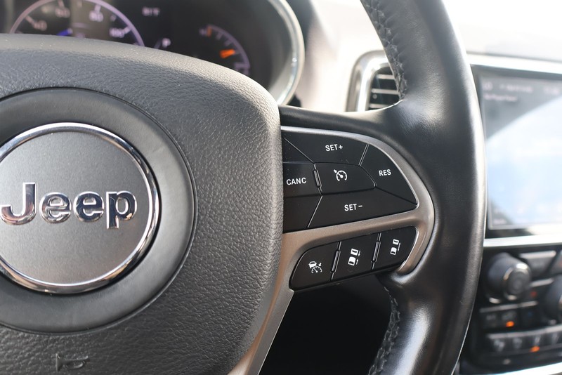 Jeep Grand Cherokee Vehicle Full-screen Gallery Image 27