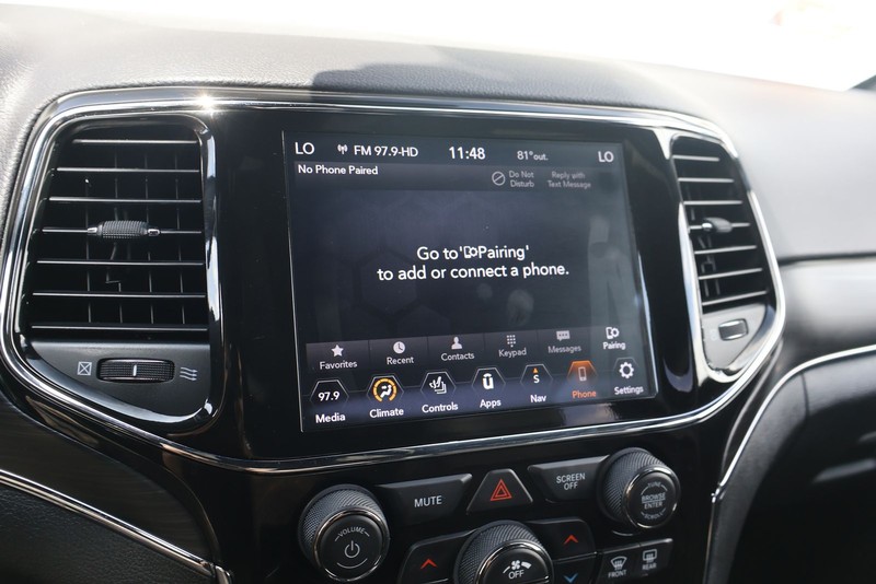 Jeep Grand Cherokee Vehicle Full-screen Gallery Image 29