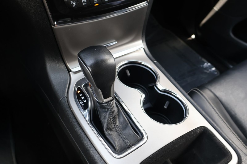 Jeep Grand Cherokee Vehicle Full-screen Gallery Image 31