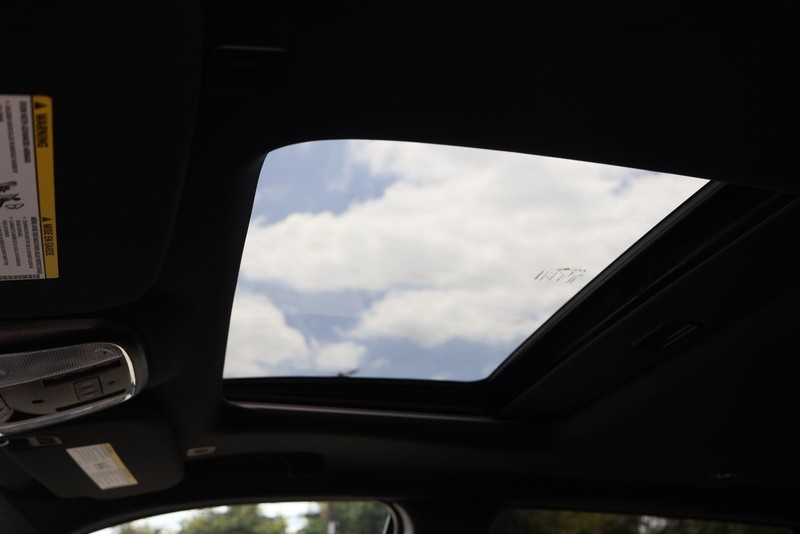 Jeep Grand Cherokee Vehicle Full-screen Gallery Image 33