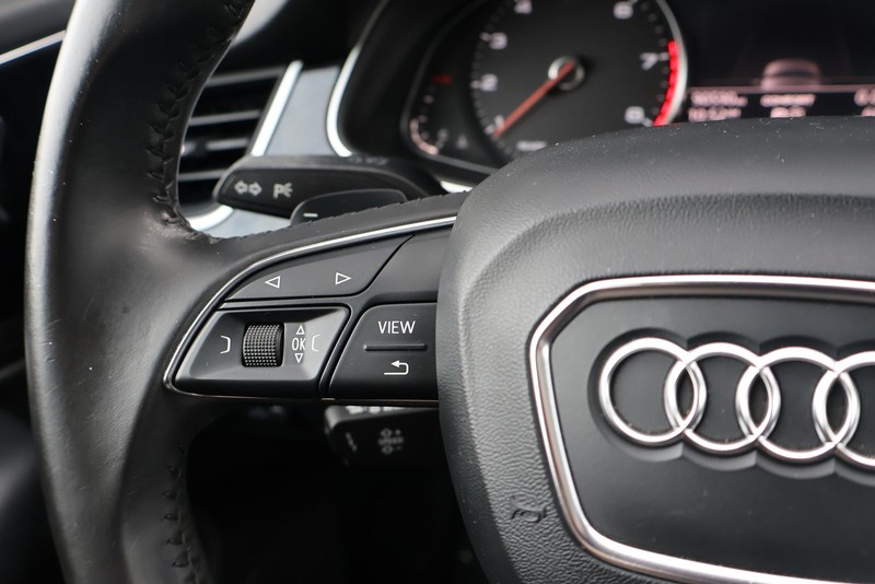 Audi Q7 Vehicle Full-screen Gallery Image 27