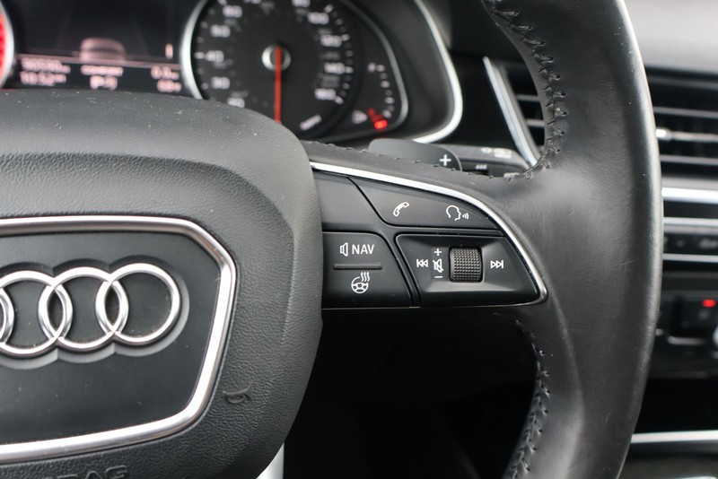 Audi Q7 Vehicle Full-screen Gallery Image 28