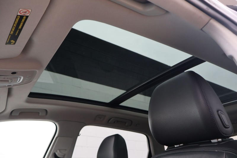 Audi Q7 Vehicle Full-screen Gallery Image 35