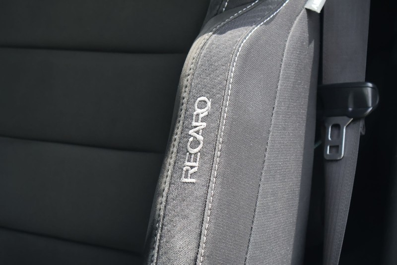 Ford Mustang Vehicle Full-screen Gallery Image 18