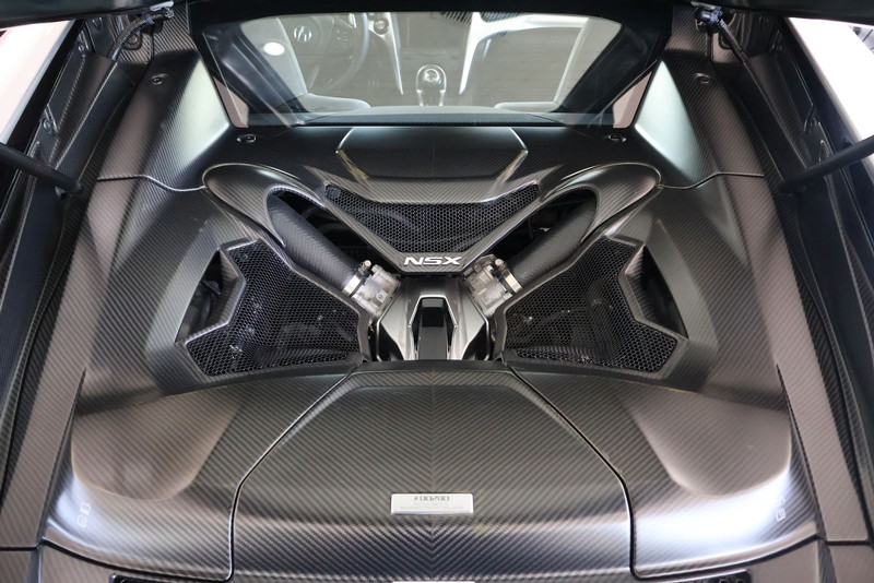 Acura NSX Vehicle Full-screen Gallery Image 09
