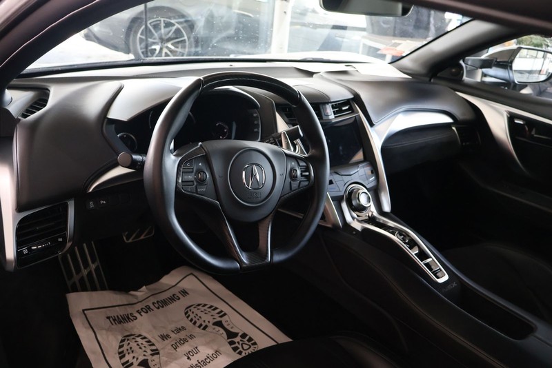 Acura NSX Vehicle Full-screen Gallery Image 11