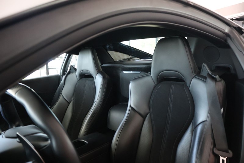 Acura NSX Vehicle Full-screen Gallery Image 14