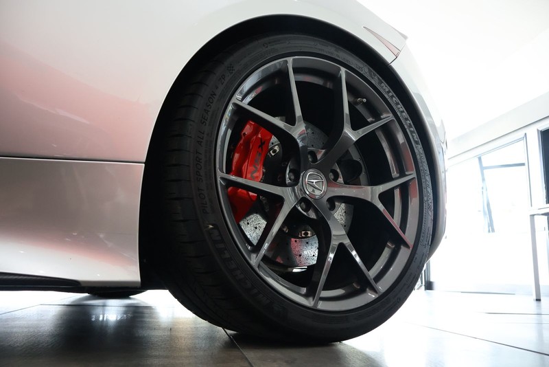 Acura NSX Vehicle Full-screen Gallery Image 15