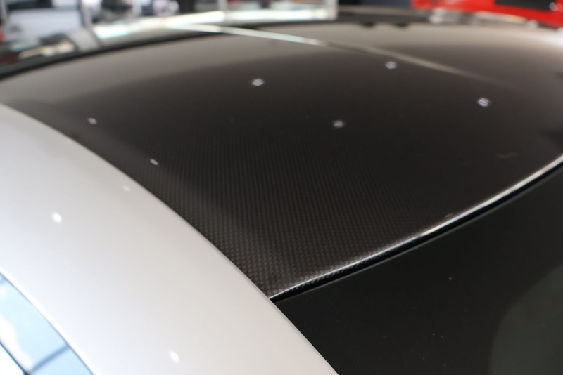 Acura NSX Vehicle Full-screen Gallery Image 17