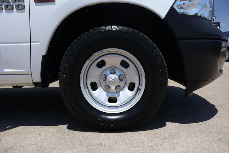 Ram 1500 Vehicle Full-screen Gallery Image 12