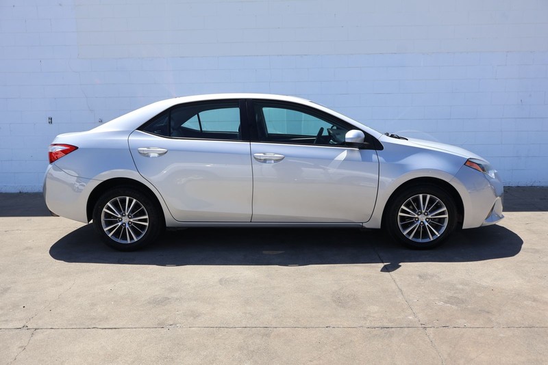 Toyota Corolla Vehicle Full-screen Gallery Image 04