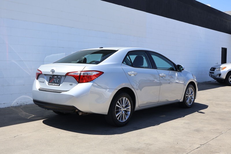 Toyota Corolla Vehicle Full-screen Gallery Image 05
