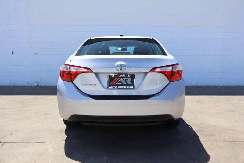 Toyota Corolla Vehicle Full-screen Gallery Image 06