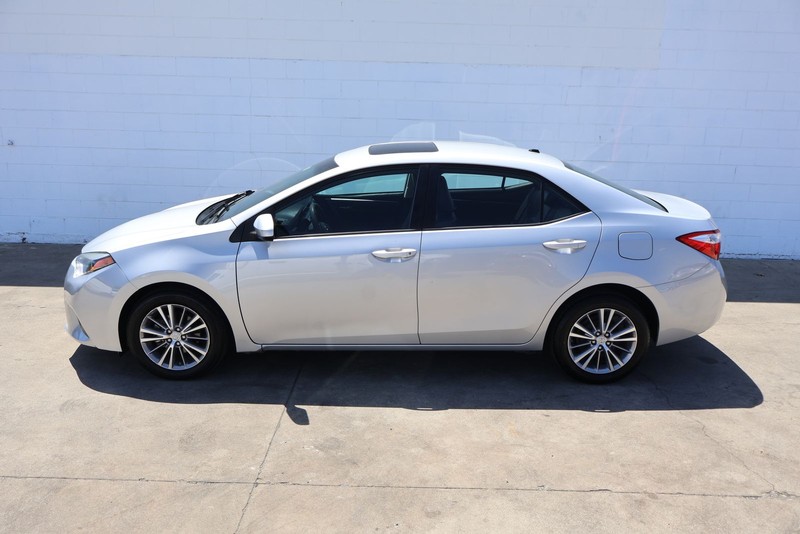 Toyota Corolla Vehicle Full-screen Gallery Image 10
