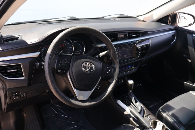 Toyota Corolla Vehicle Full-screen Gallery Image 15
