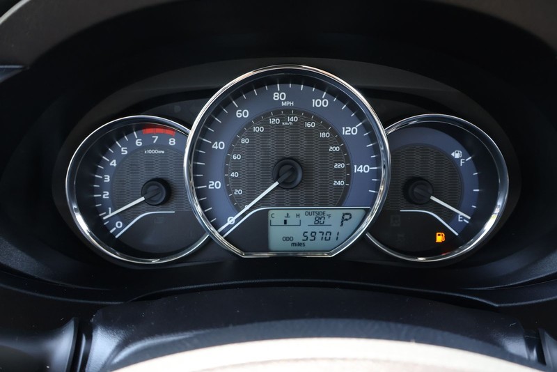 Toyota Corolla Vehicle Full-screen Gallery Image 22