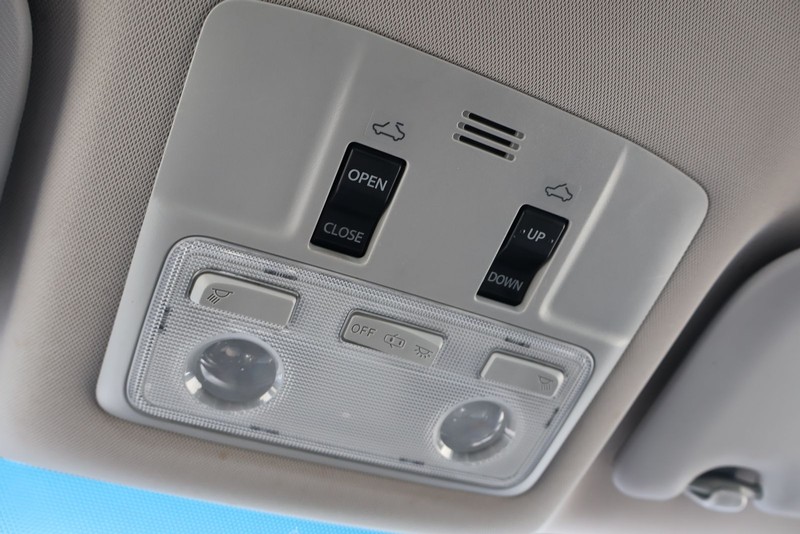 Toyota Corolla Vehicle Full-screen Gallery Image 32