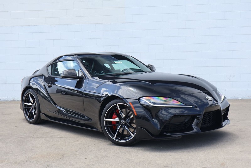 Toyota GR Supra Vehicle Full-screen Gallery Image 01