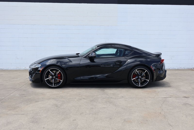 Toyota GR Supra Vehicle Full-screen Gallery Image 10