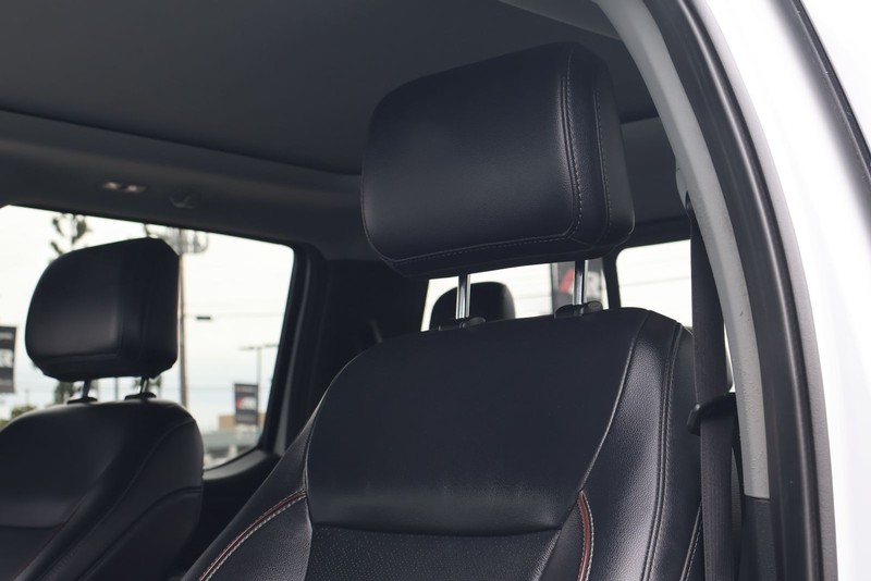 Ford Super Duty F-350 SRW Vehicle Full-screen Gallery Image 21